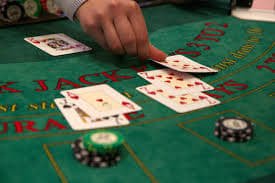 Proses verifikasi akun rusia togel dengan upload KTP dan selfie di perangkat mobile